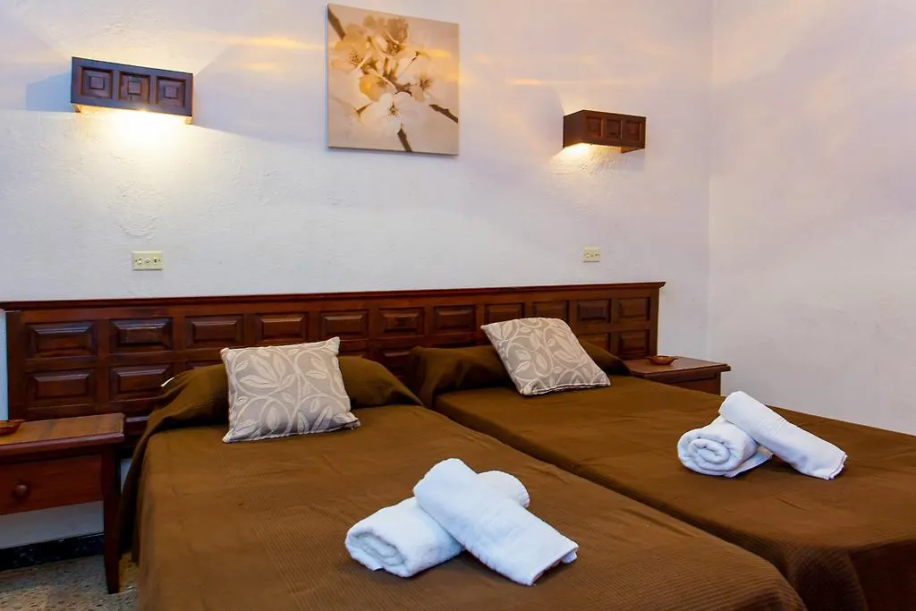 Гостевой дом Hostal Flores Сан-Антонио-Абад Испания
