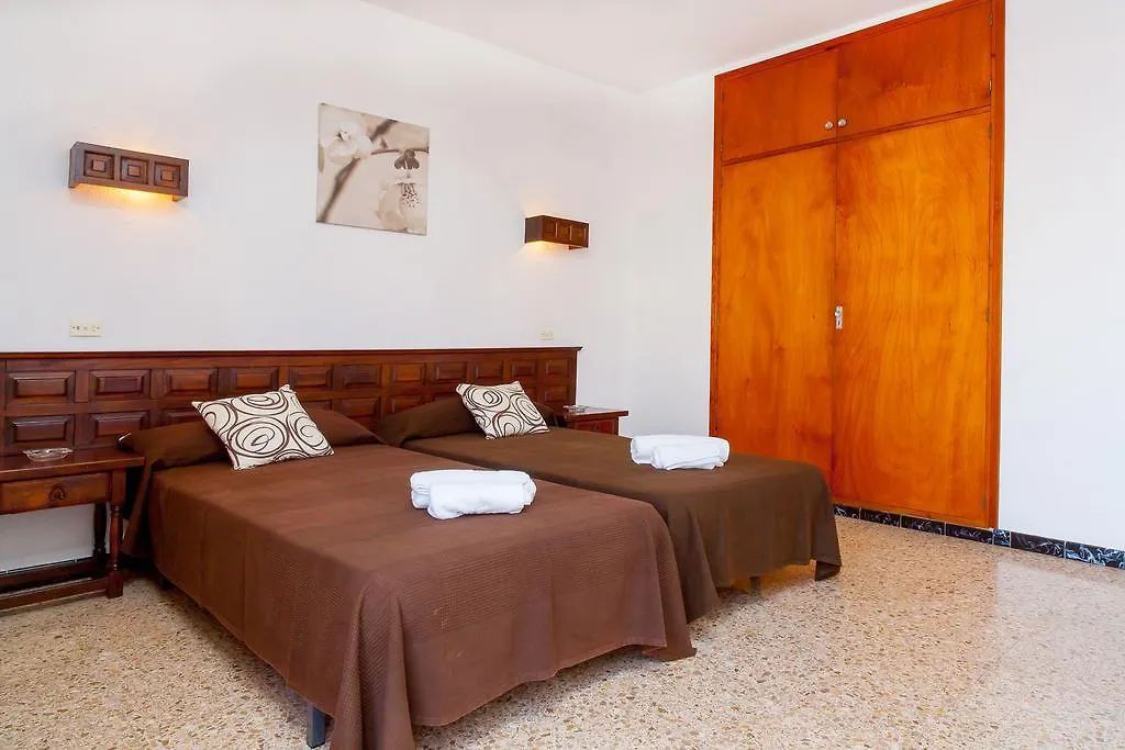 Guest house Hostal Flores San Antonio