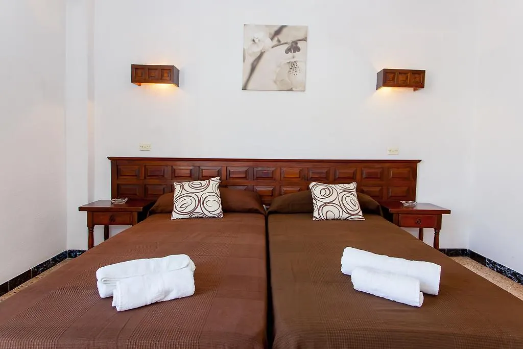 Hostal Flores San Antonio